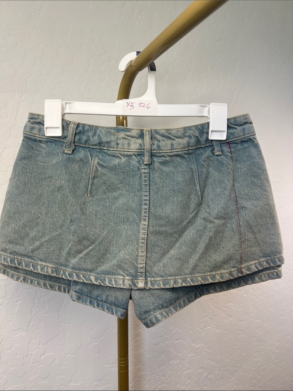 WE THE FREE Galivanting Denim Skort. SAMPLE/OVERSTOCK ITEMS. READ DESCRIPTION - Picture 4 of 5